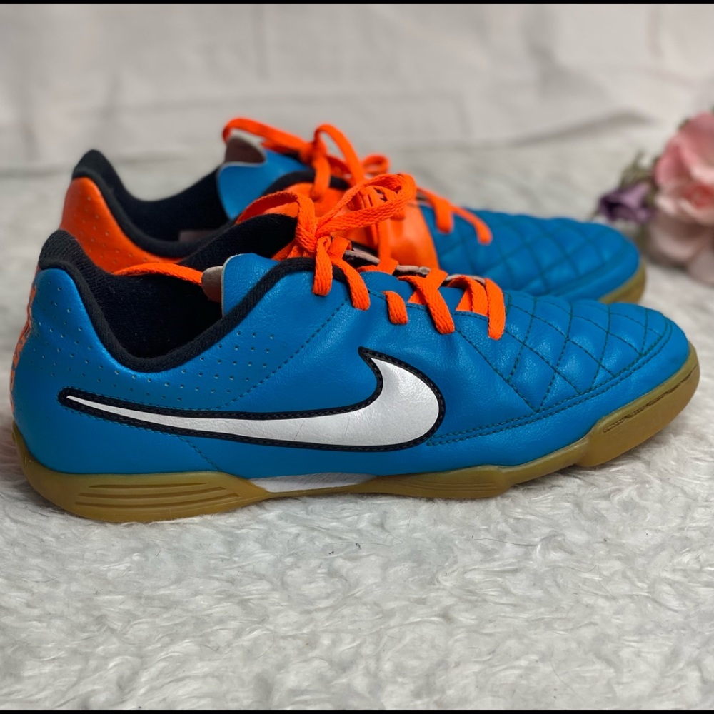 Nike Tiempo shoes size 5.5Y